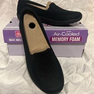 Sketchers Reggae Fest-Willows Vibe vegan shoes
Black
Size 8.5